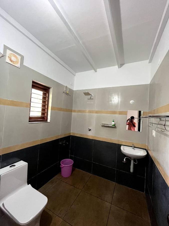 Kayalvarath Paradise Apartment Mundrothuruth Exterior photo
