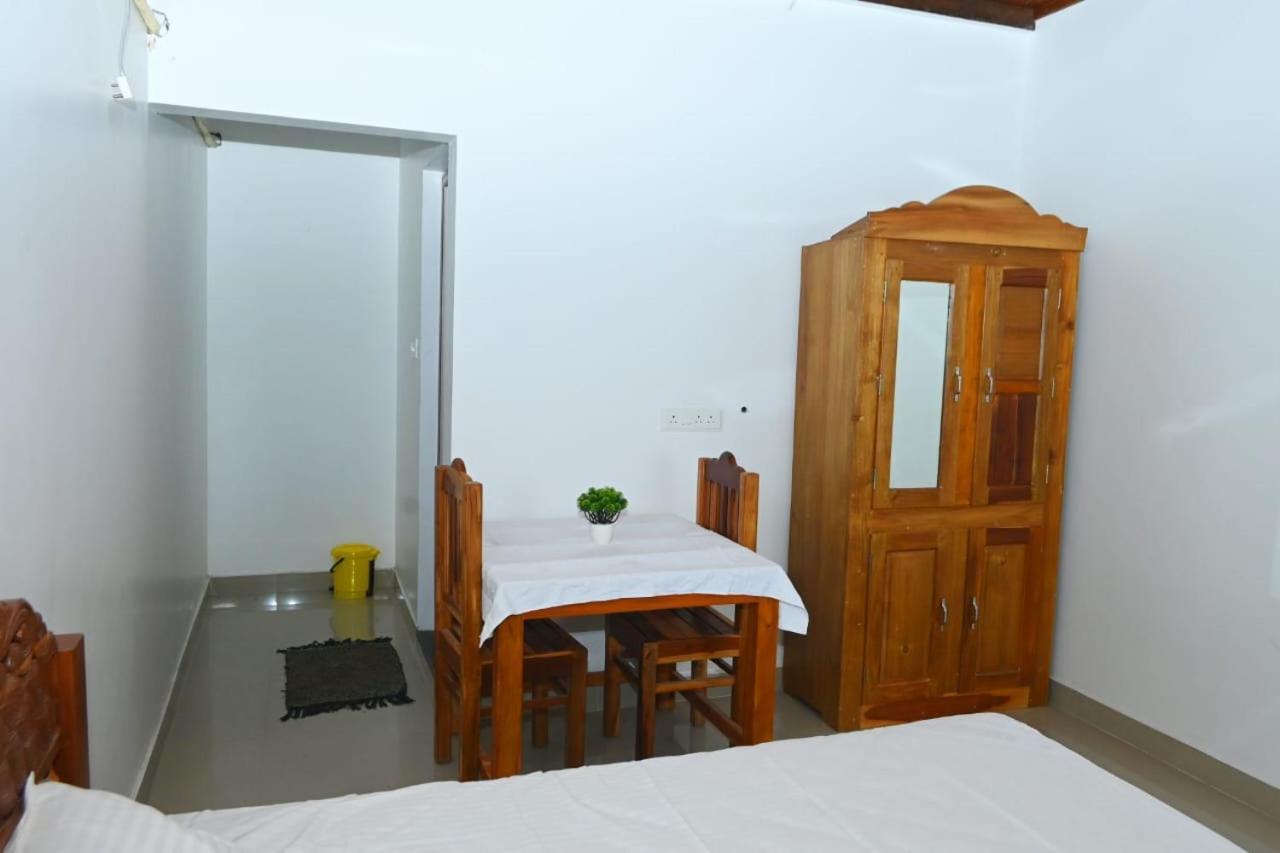 Kayalvarath Paradise Apartment Mundrothuruth Exterior photo