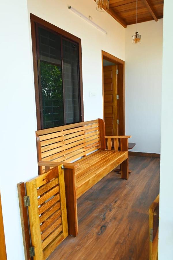 Kayalvarath Paradise Apartment Mundrothuruth Exterior photo