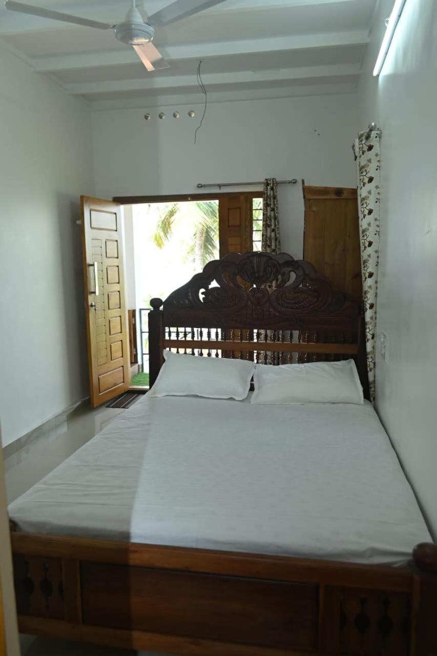 Kayalvarath Paradise Apartment Mundrothuruth Exterior photo